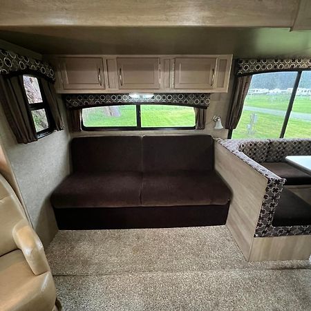 Surfside Glamping Camper Hotel Klamath Exterior photo
